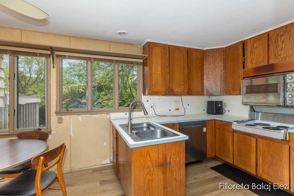 421 Sunview Avenue Portage, MI 49002 - Photo 13 of 40 IMG_1012