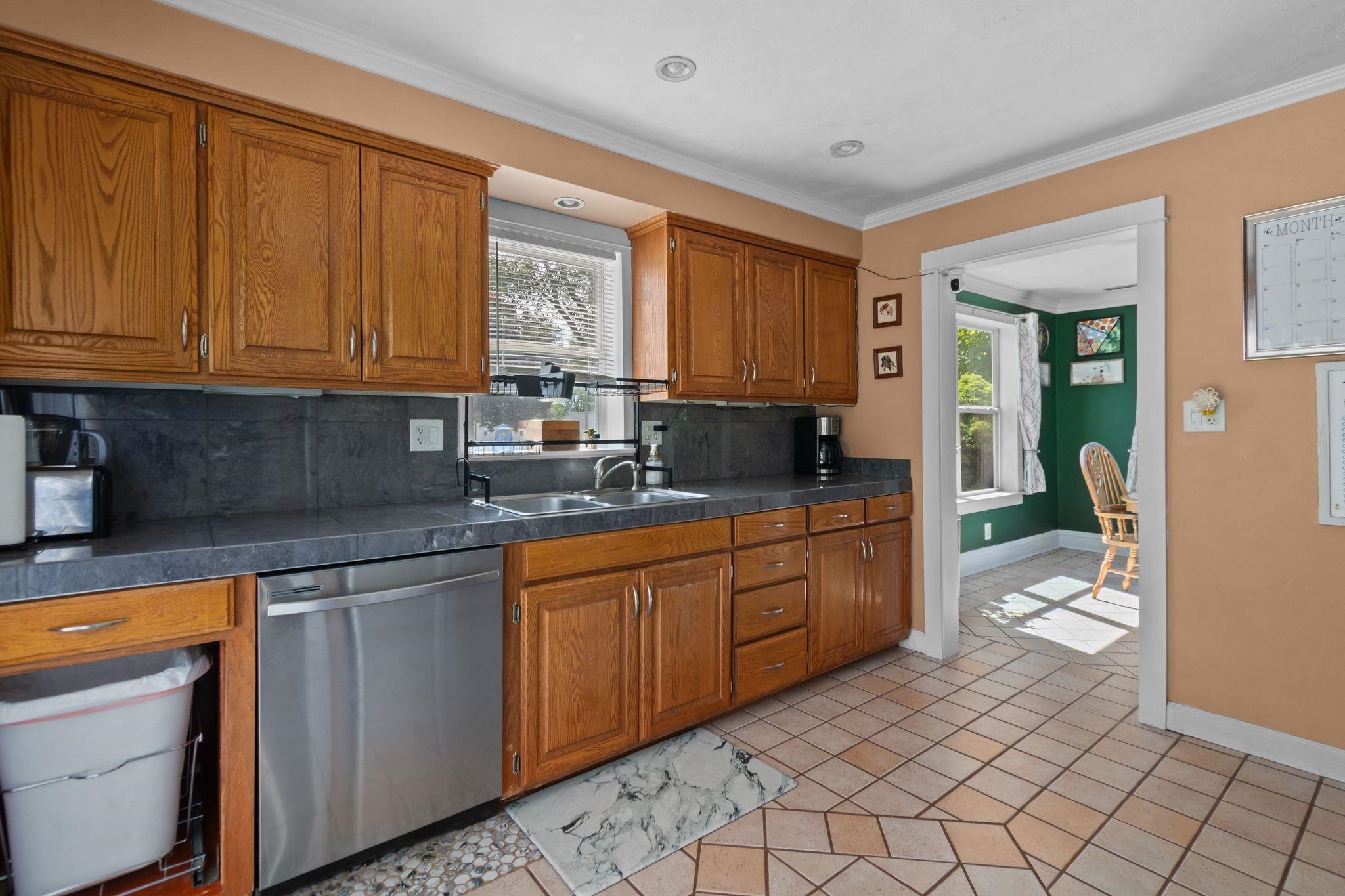 834 West Grant Street Appleton, WI 54914 - Photo 11 of 49