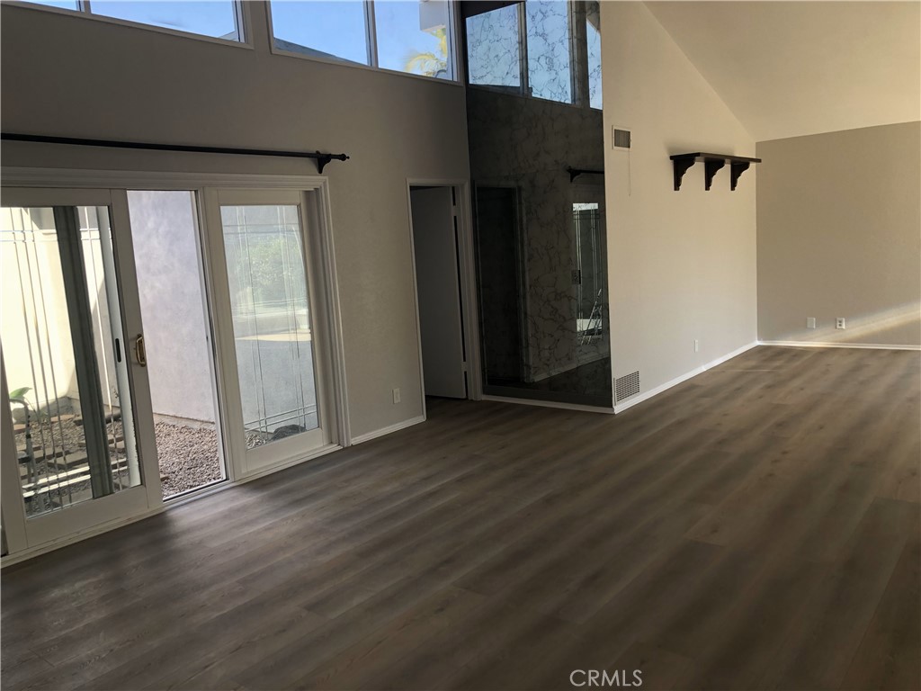 1037 Violet Circle Placentia, CA 92870 - Photo 4 of 20