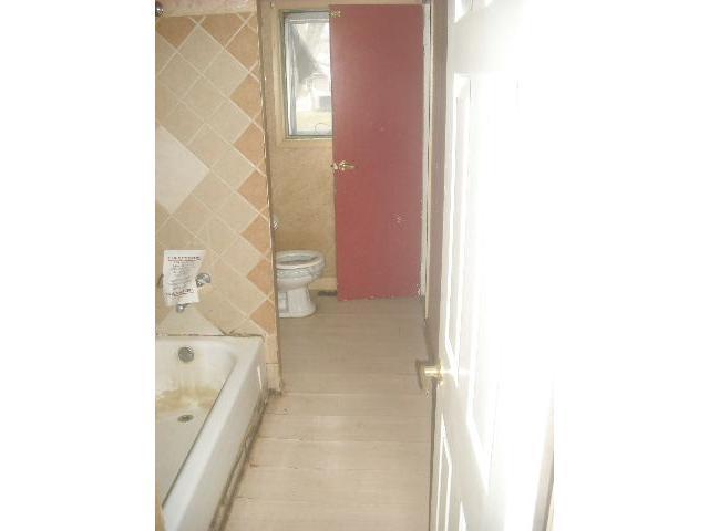 5433 Newport Road Columbus, OH 43232 - Photo 5 of 9 Gallery Image 5