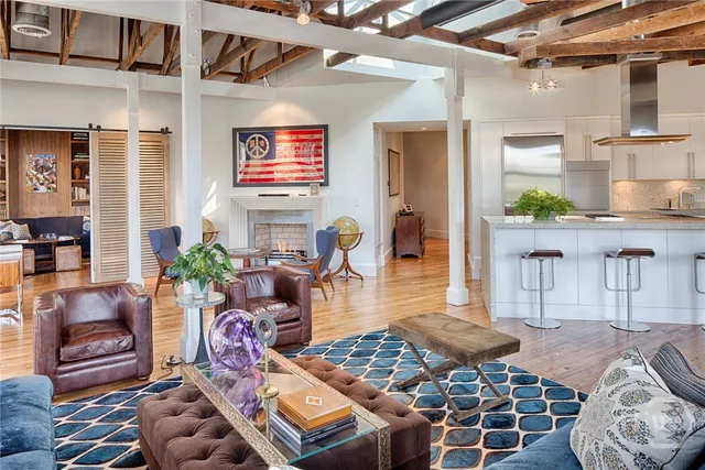 $5,200,000 | 232 East Broughton Street, Savannah, GA 31401