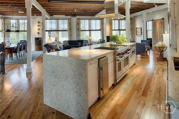 $5,200,000 | 232 East Broughton Street, Savannah, GA 31401