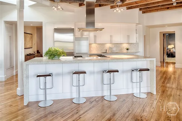 $5,200,000 | 232 East Broughton Street, Savannah, GA 31401