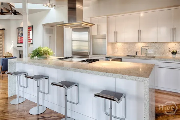 $5,200,000 | 232 East Broughton Street, Savannah, GA 31401