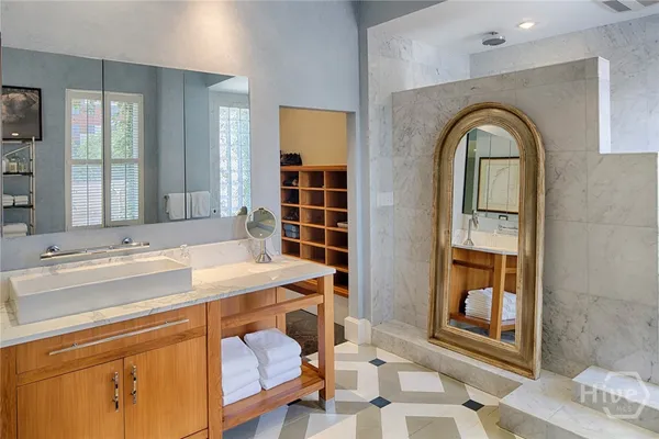 $5,200,000 | 232 East Broughton Street, Savannah, GA 31401