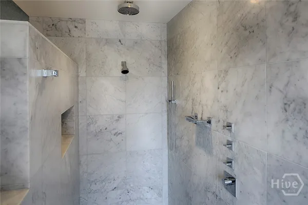 $5,200,000 | 232 East Broughton Street, Savannah, GA 31401