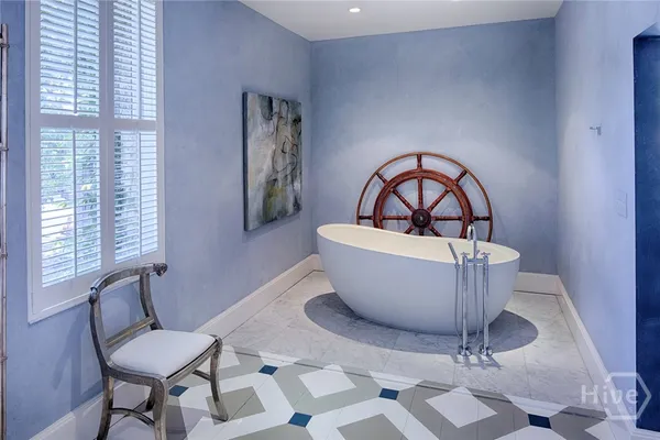 $5,200,000 | 232 East Broughton Street, Savannah, GA 31401