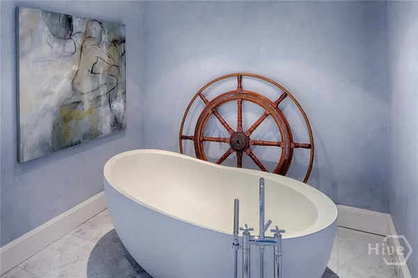 $5,200,000 | 232 East Broughton Street, Savannah, GA 31401