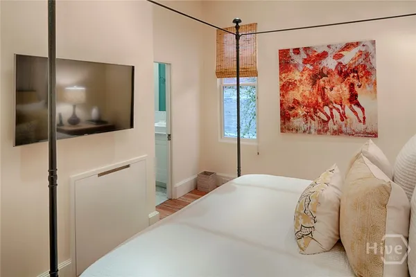 $5,200,000 | 232 East Broughton Street, Savannah, GA 31401