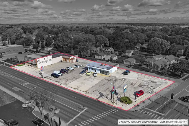 $1,995,000 | 426 South Milwaukee Avenue, Libertyville, IL 60048