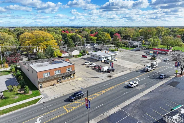 $1,995,000 | 426 South Milwaukee Avenue, Libertyville, IL 60048
