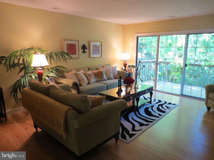 24 Tanglewood Drive Reading, PA 19607 - Photo 3 of 23 Living Room