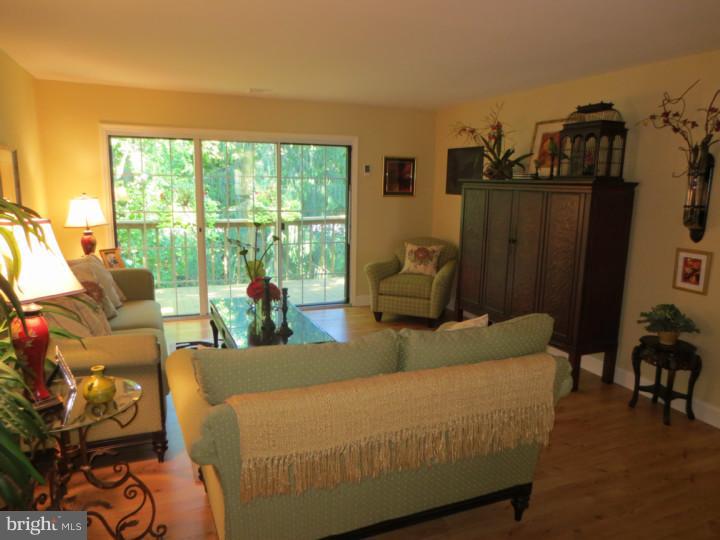 24 Tanglewood Drive Reading, PA 19607 - Photo 4 of 23 Living Room