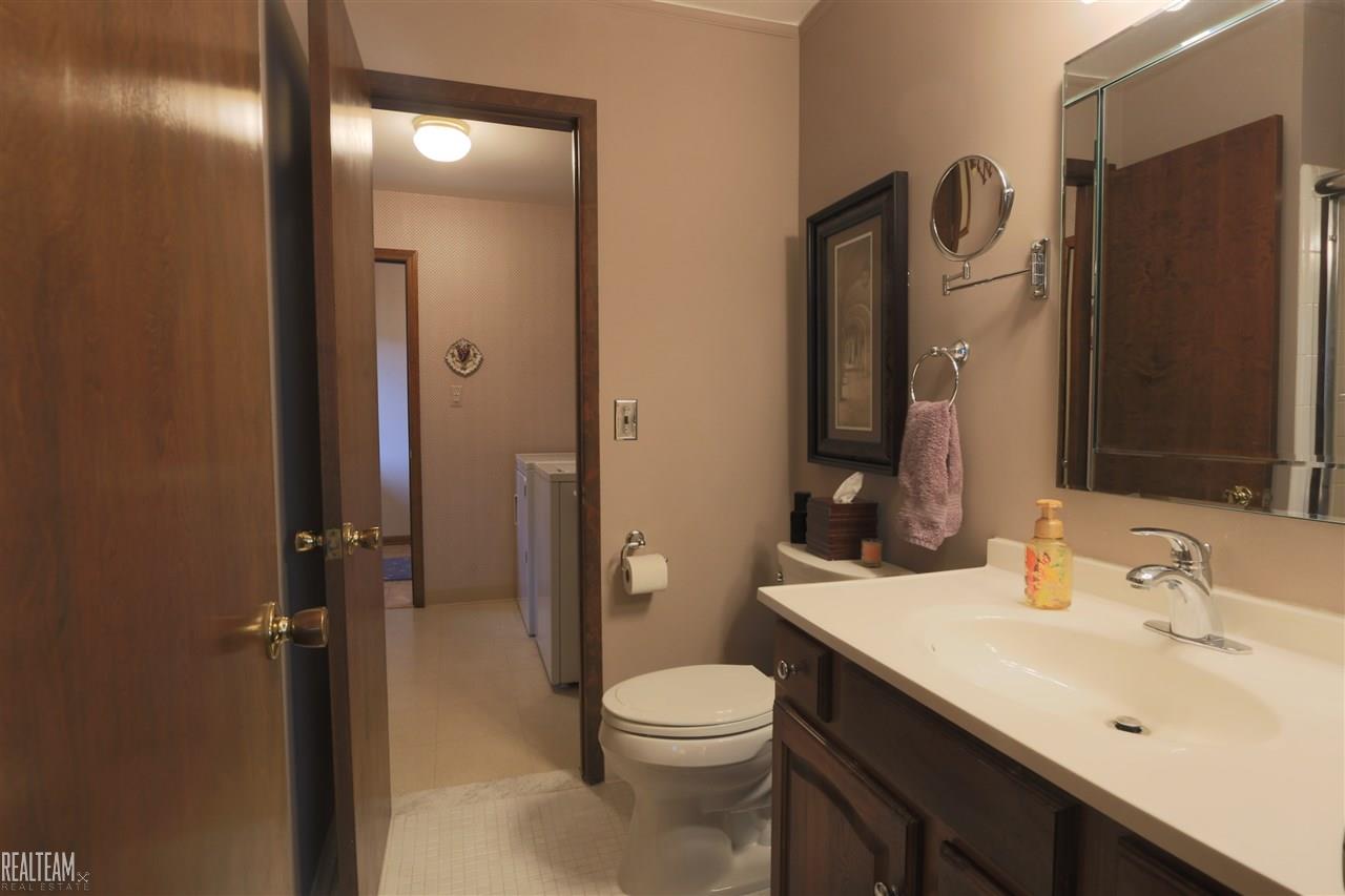 639 Lockport Road Rochester, MI 48307 - Photo 15 of 30 31318466-14.JPG