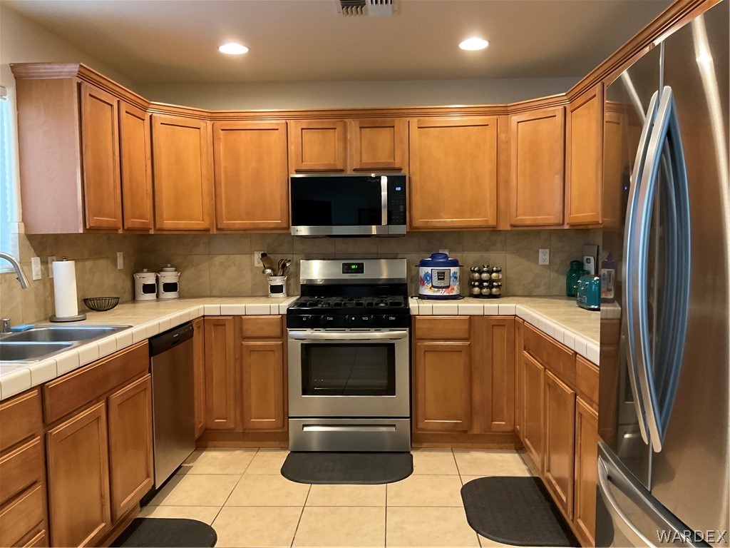 1614 Valencia Road Fort Mohave, AZ 86426 - Photo 11 of 35 Kitchen