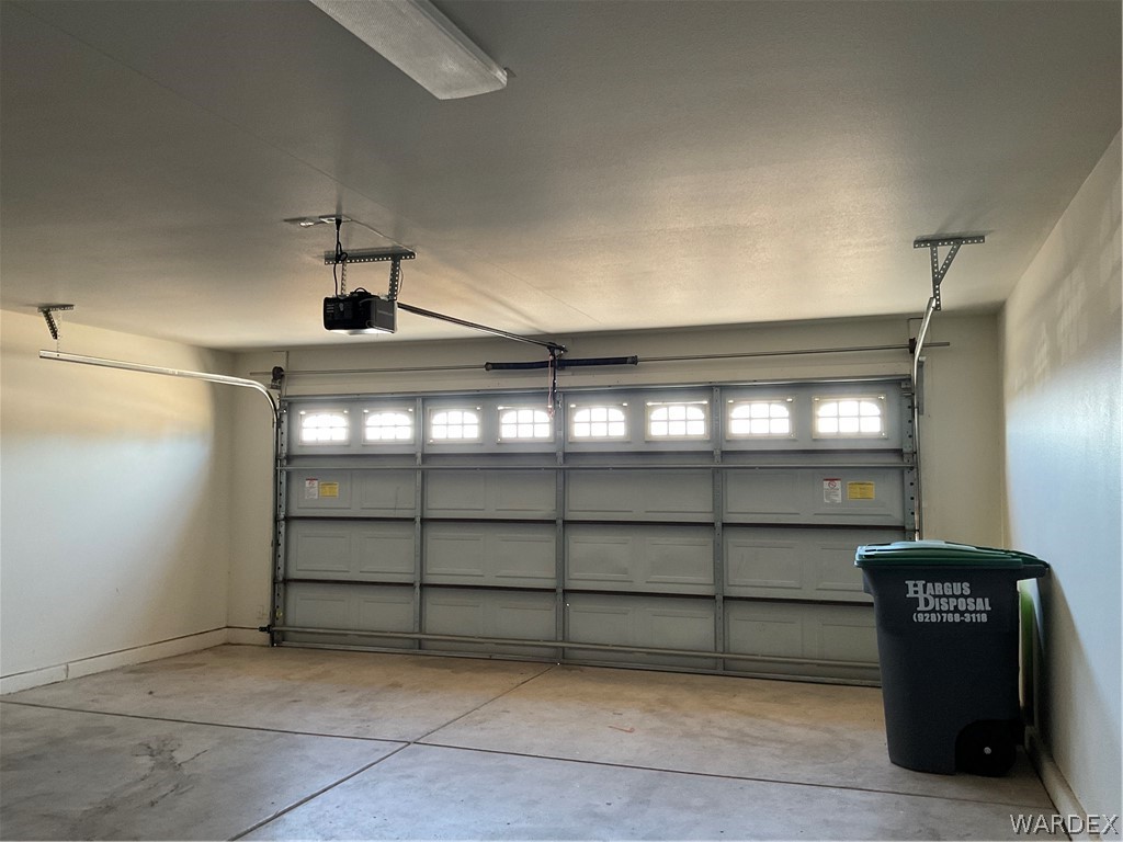 1614 Valencia Road Fort Mohave, AZ 86426 - Photo 6 of 35 Garage