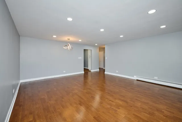 $259,900 | 6800 North California Avenue, Unit 3S, Chicago, IL 60645