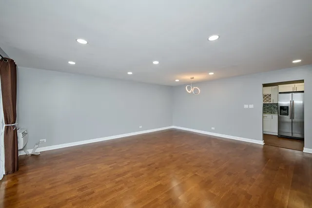 $259,900 | 6800 North California Avenue, Unit 3S, Chicago, IL 60645