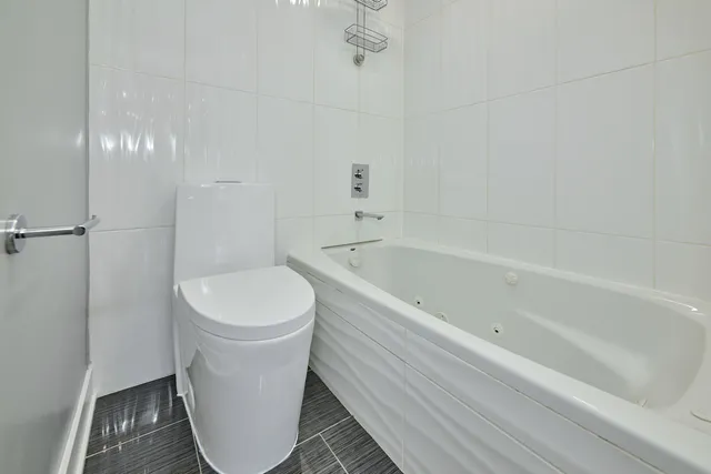 $259,900 | 6800 North California Avenue, Unit 3S, Chicago, IL 60645