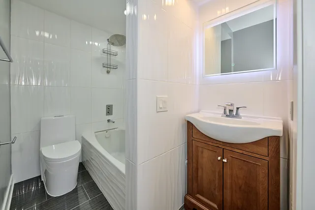 $259,900 | 6800 North California Avenue, Unit 3S, Chicago, IL 60645