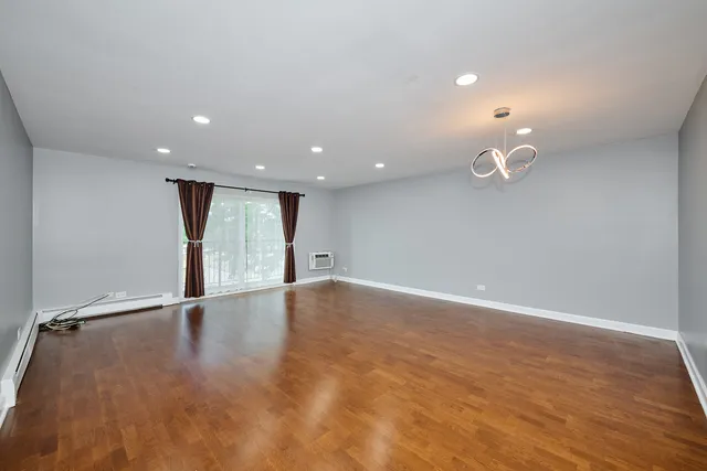 $259,900 | 6800 North California Avenue, Unit 3S, Chicago, IL 60645