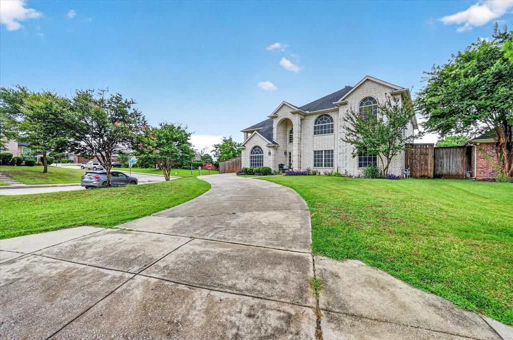 851 Bridle Path Burleson, TX 76028 - Photo 7 of 40