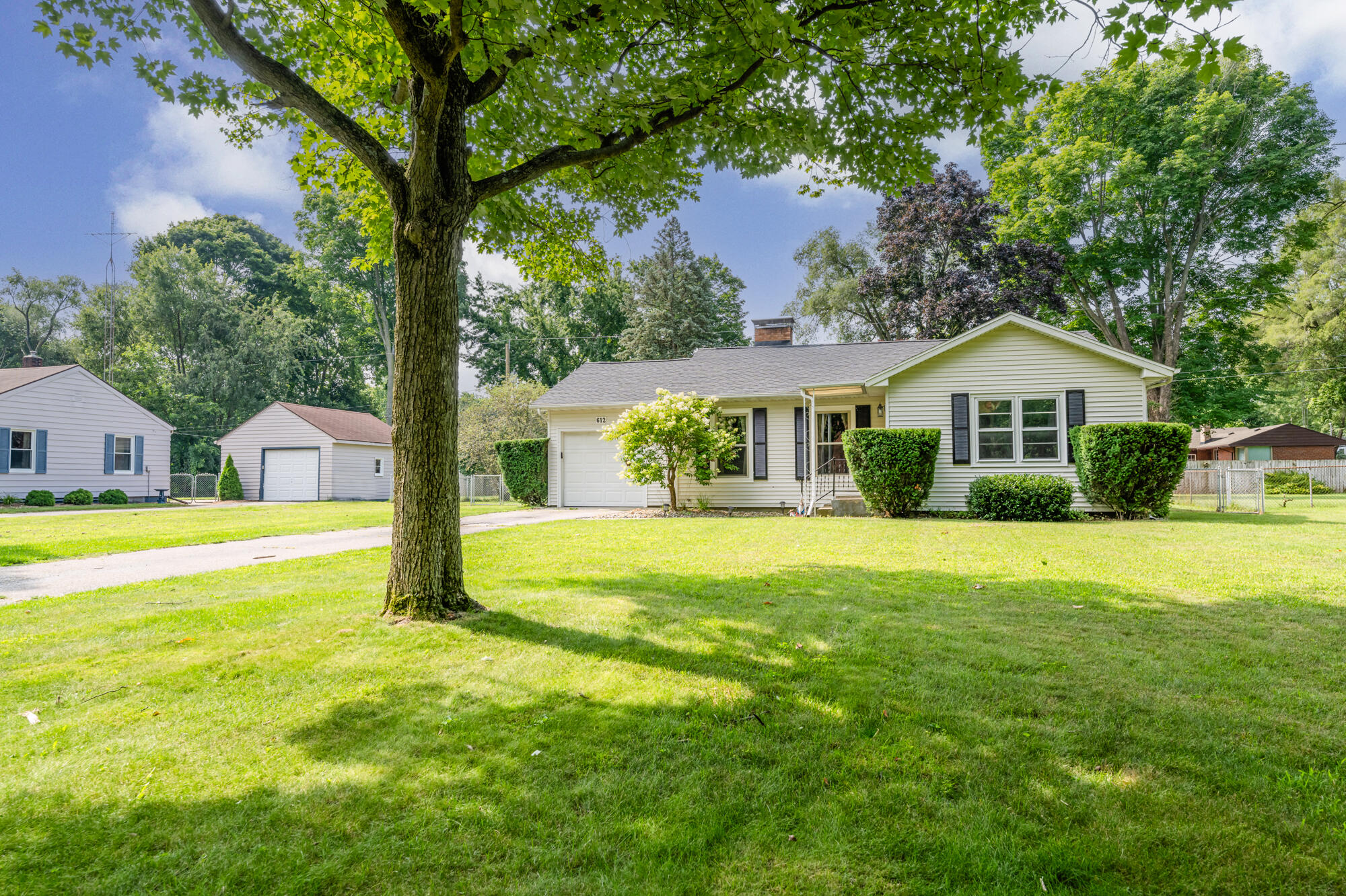 612 Montezuma Road Benton Harbor, MI 49022 - Photo 1 of 22 Montezuma-101