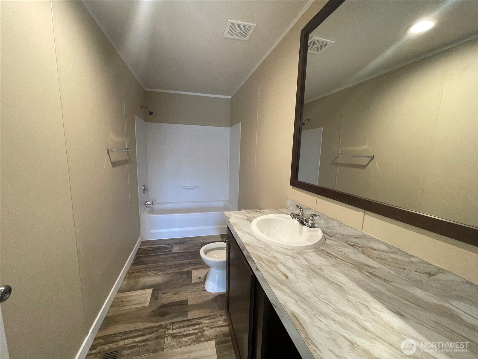 1710 Rudkin Road Yakima, WA 98901 - Photo 5 of 8 Gallery Image 5