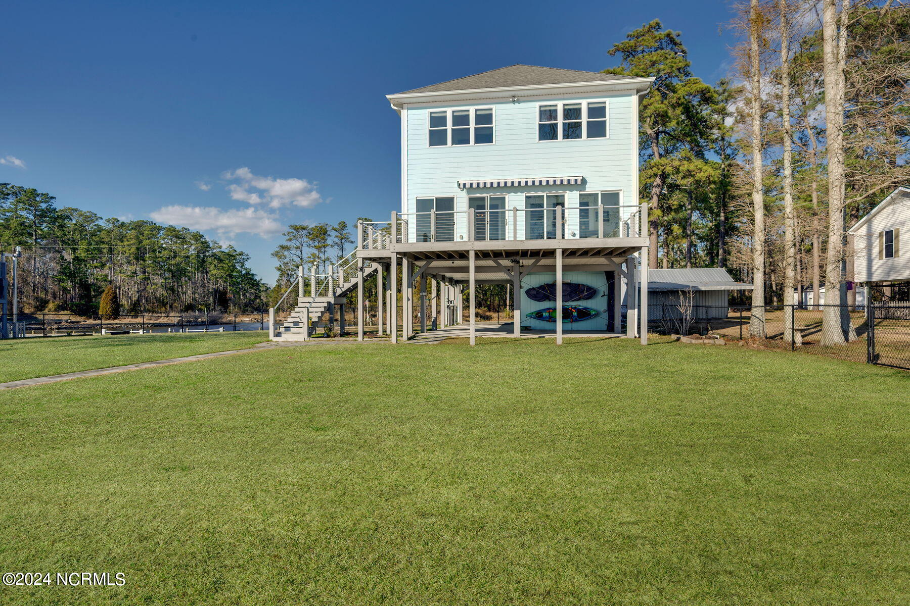 855 Island View Road Bath, NC 27808 - Photo 2 of 81 21-web-or-mls-855 Island View Road-00019