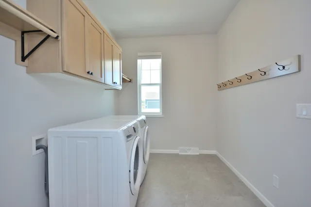 $634,900 | 1299 Arrowood Circle West, Oconomowoc, WI 53066