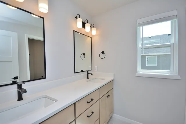 $634,900 | 1299 Arrowood Circle West, Oconomowoc, WI 53066