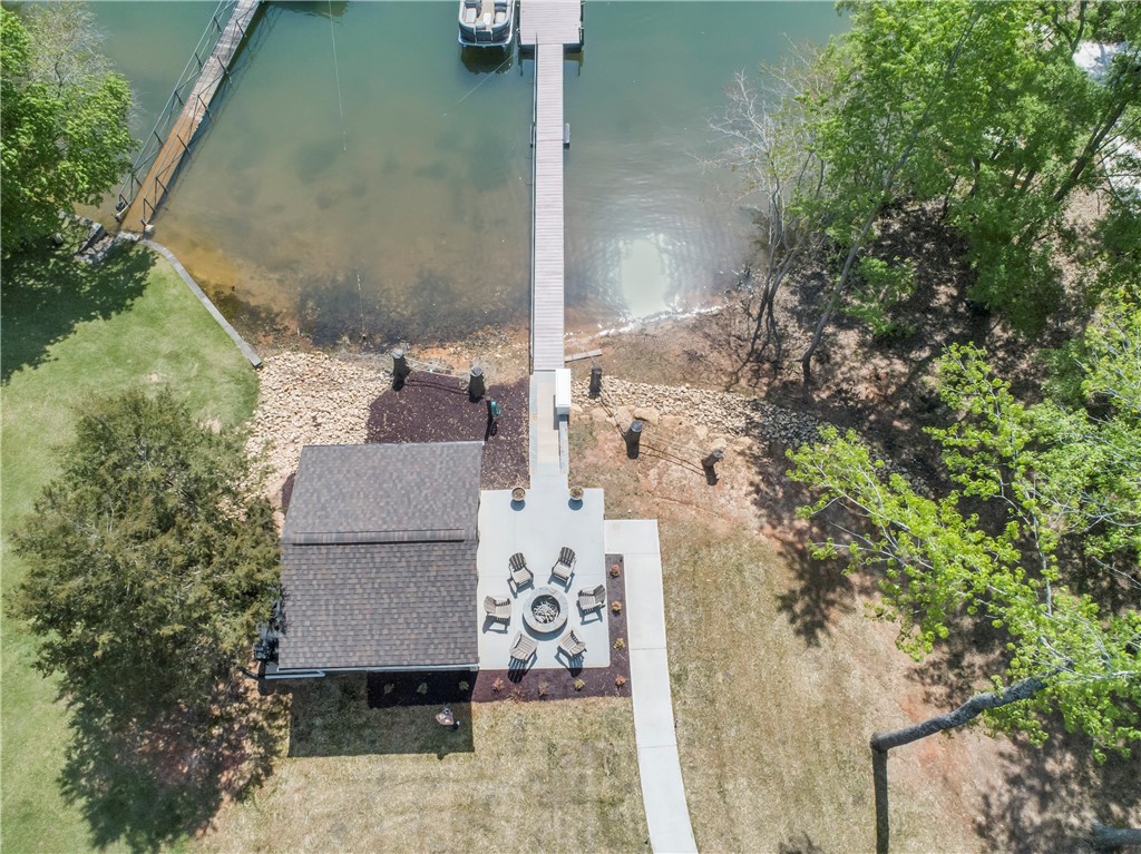 827 Durham Brown Road Seneca, SC 29678 - Photo 37 of 48 Outdoor Living and dock. less than 3' of corp lin