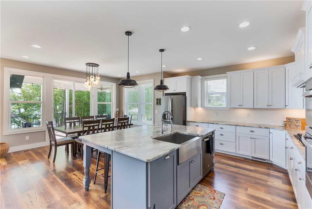 827 Durham Brown Road Seneca, SC 29678 - Photo 5 of 48 Eat-in kitchen