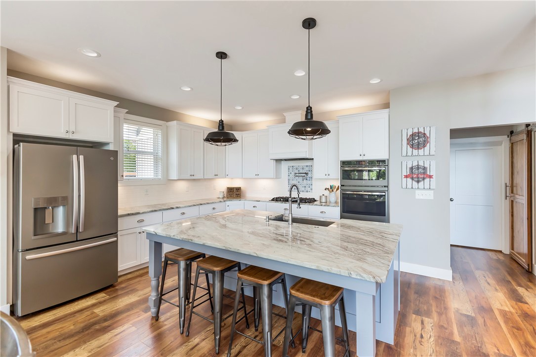 827 Durham Brown Road Seneca, SC 29678 - Photo 6 of 48 Cooks Kitchen, GE Profile appliances, soft close c