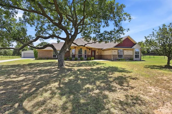 $500,000 | 109 Crestwood Lane, Springtown, TX 76082