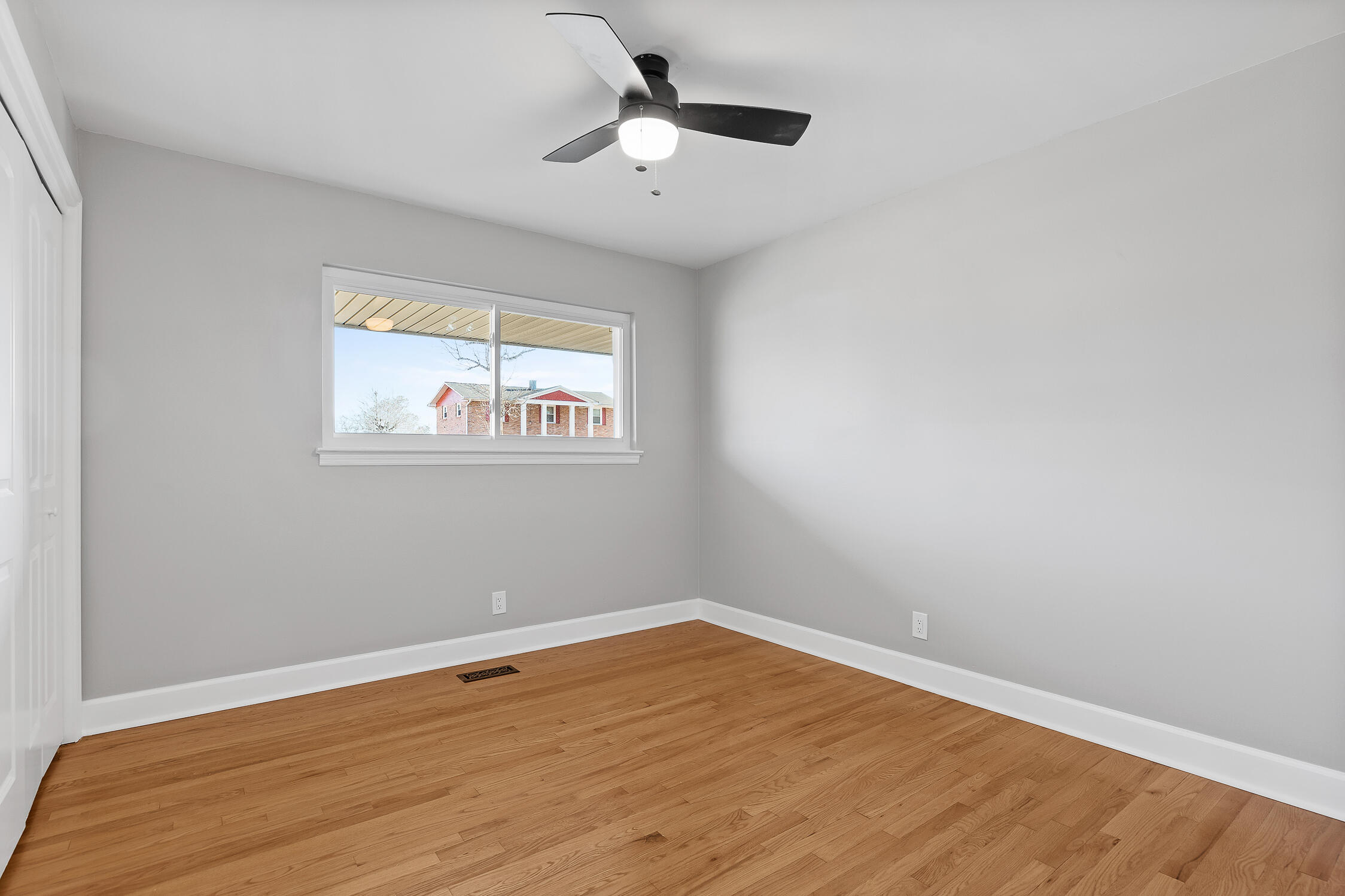 3919 Yorktown Road Chattanooga, TN 37416 - Photo 20 of 30 Bedroom 3