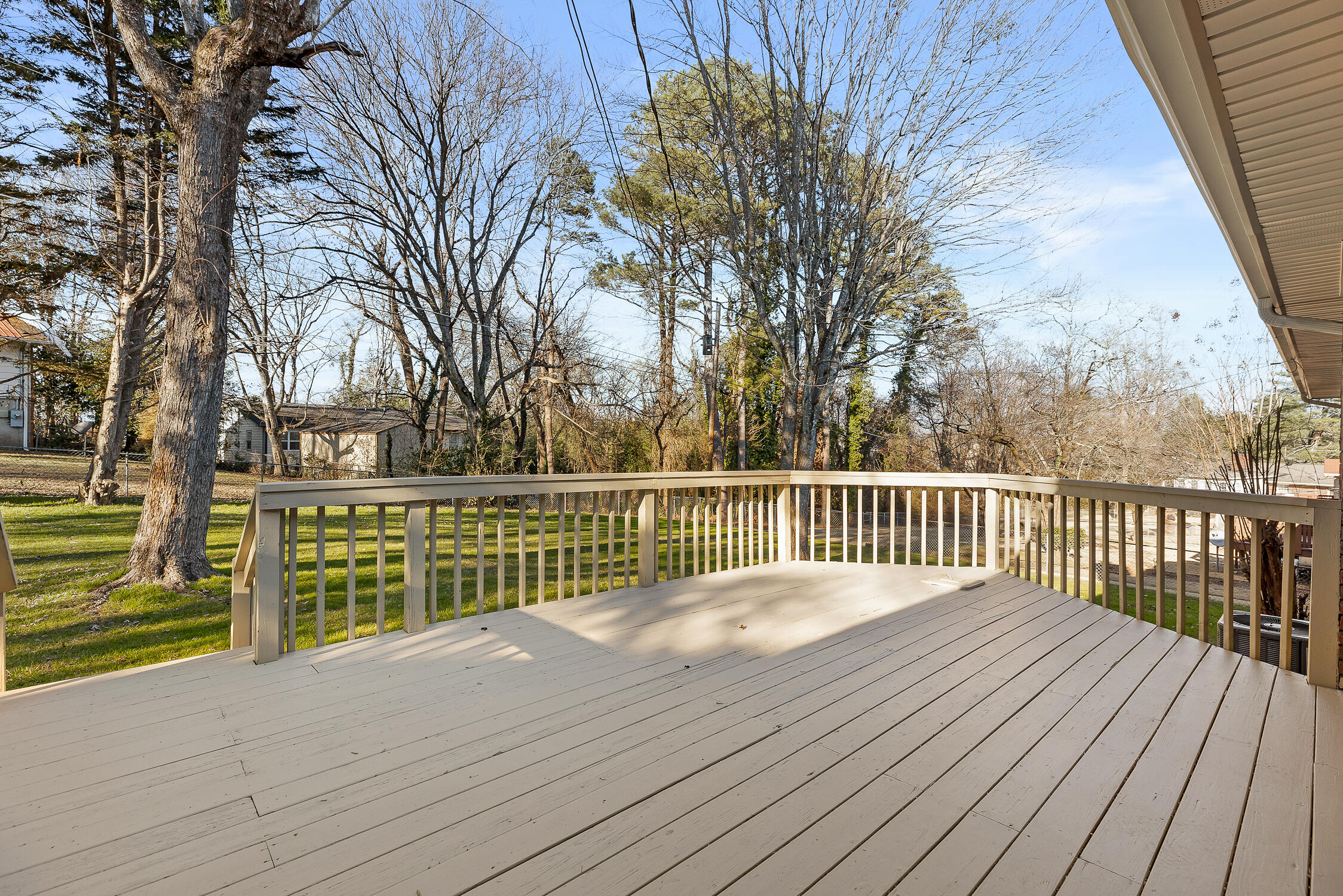 3919 Yorktown Road Chattanooga, TN 37416 - Photo 27 of 30 Large Deck