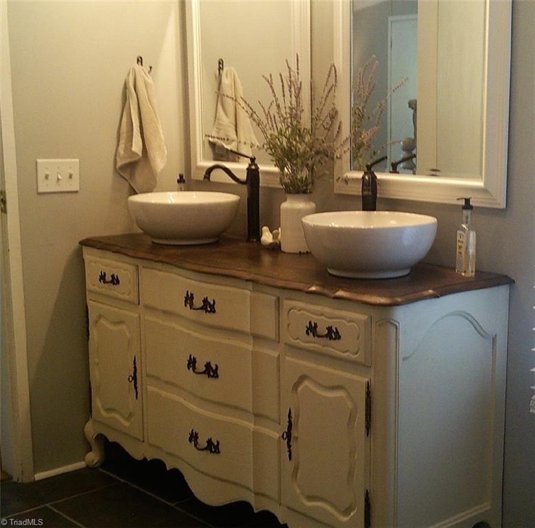 519 Rains Road Thomasville, NC 27360 - Photo 16 of 30 Gallery Image 16