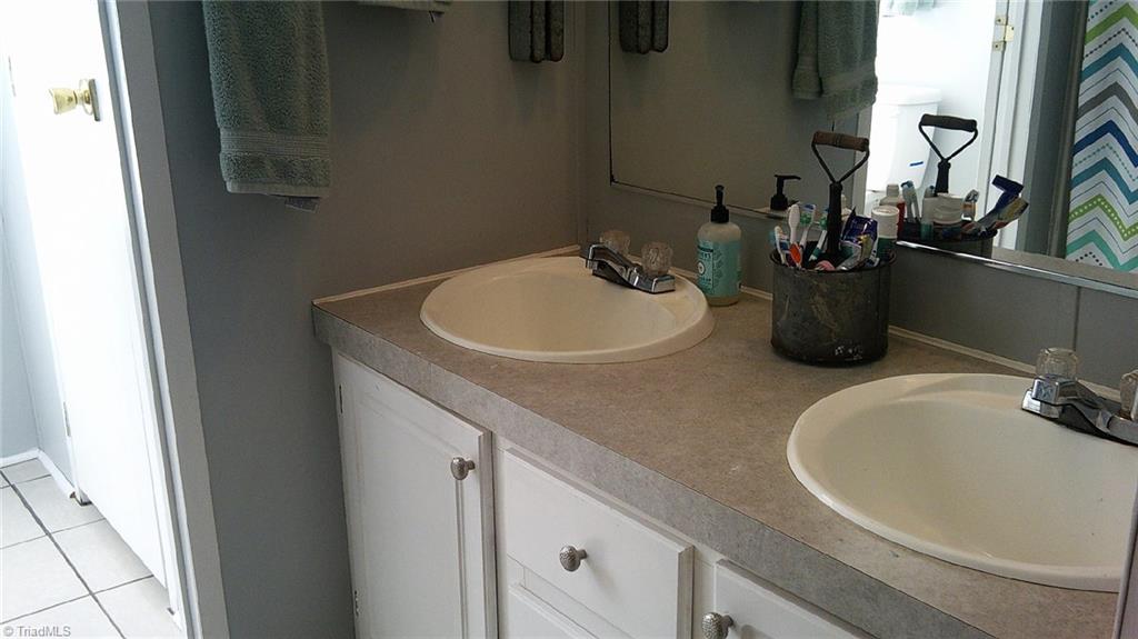 519 Rains Road Thomasville, NC 27360 - Photo 24 of 30 Gallery Image 24