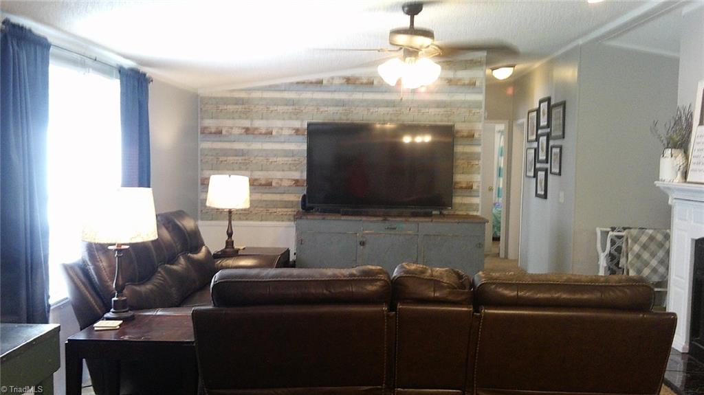 519 Rains Road Thomasville, NC 27360 - Photo 7 of 30 Gallery Image 7