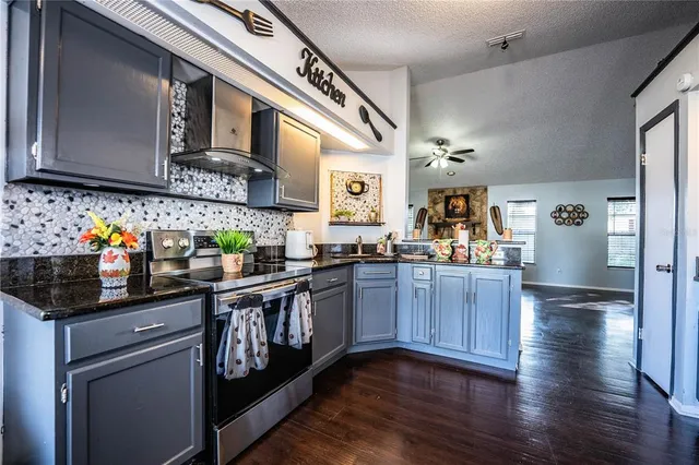 $239,900 | 3304 Fox Ridge Drive, Winter Haven, FL 33884