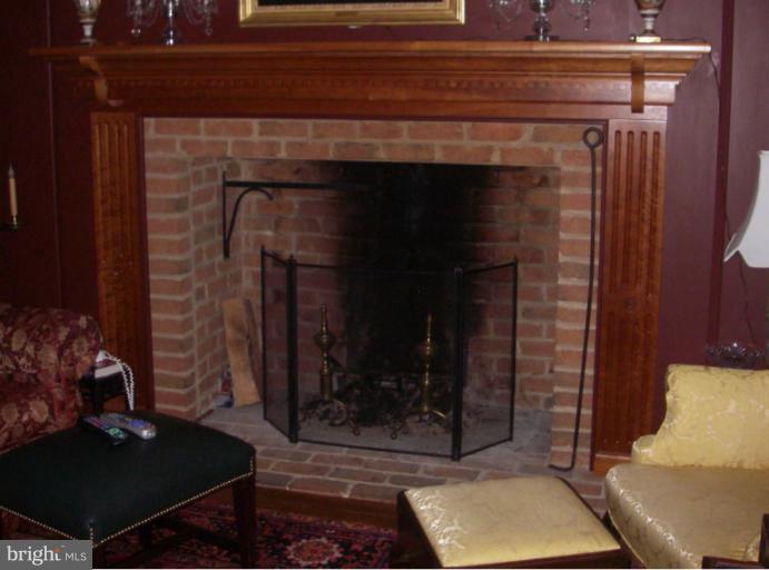 12155 Forest Hill Road Waynesboro, PA 17268 - Photo 13 of 21 Living Room