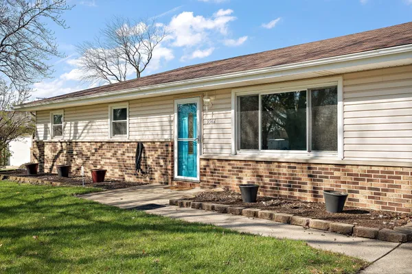 $309,900 | 9542 Roosevelt Place, Crown Point, IN 46307