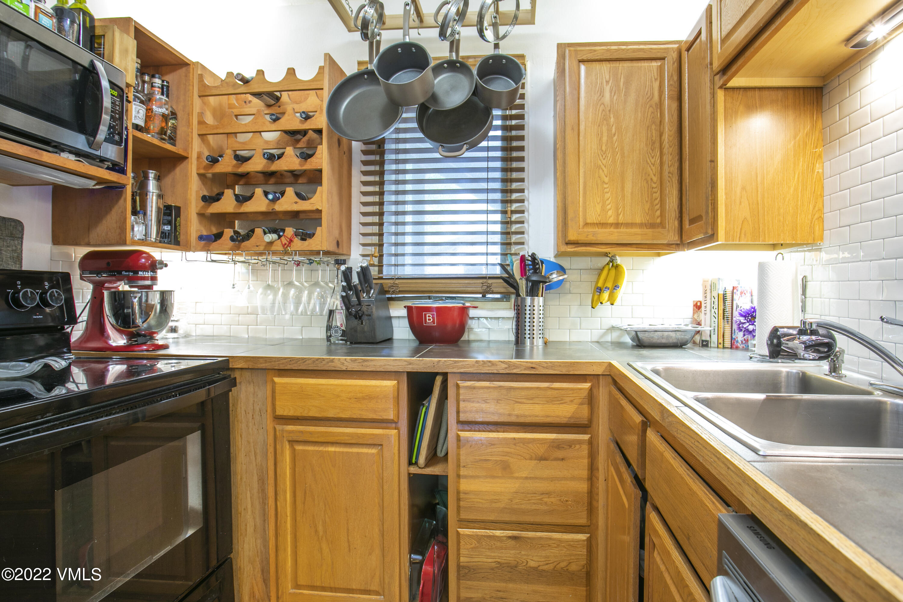 1860 Meadow Ridge Road, Unit A7 Vail, CO 81657 - Photo 8 of 14 1860 Meadow Dr #7-010
