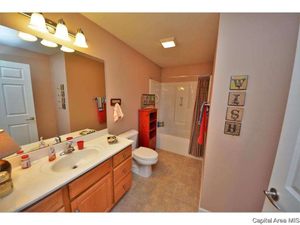 3004 Red Oak Lane Springfield, IL 62712 - Photo 11 of 29 Gallery Image 11