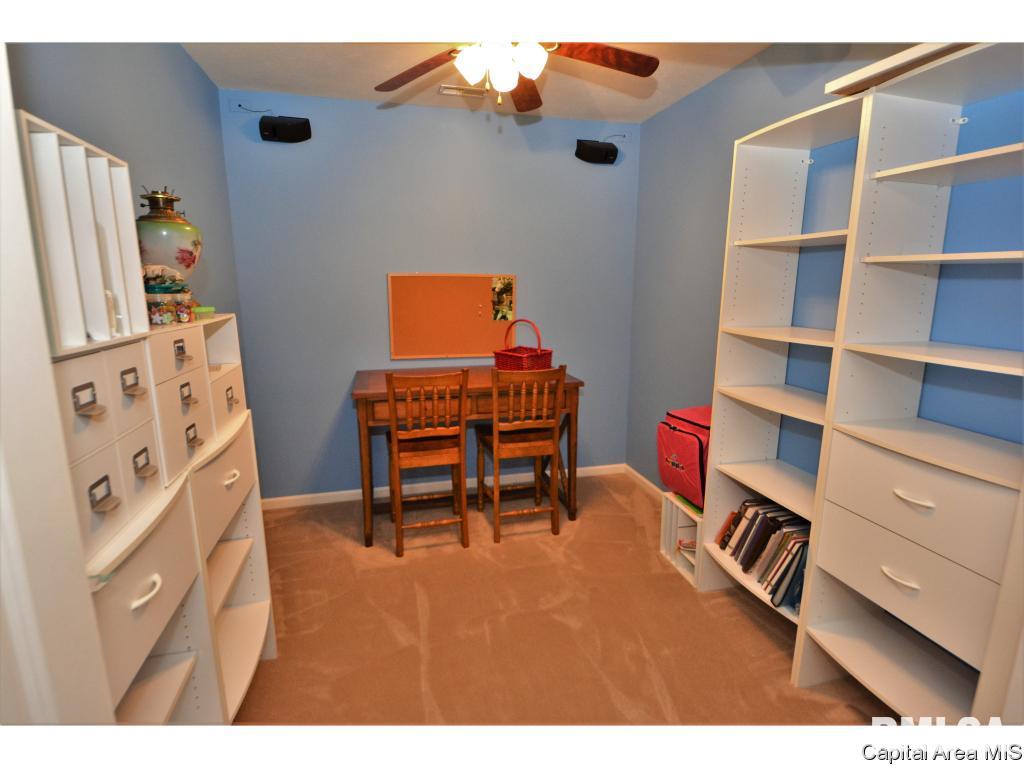 3004 Red Oak Lane Springfield, IL 62712 - Photo 17 of 29 Gallery Image 17