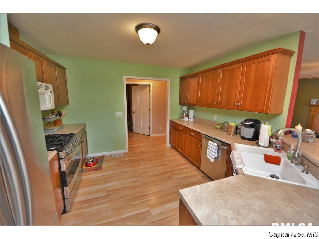 3004 Red Oak Lane Springfield, IL 62712 - Photo 2 of 29 Gallery Image 2