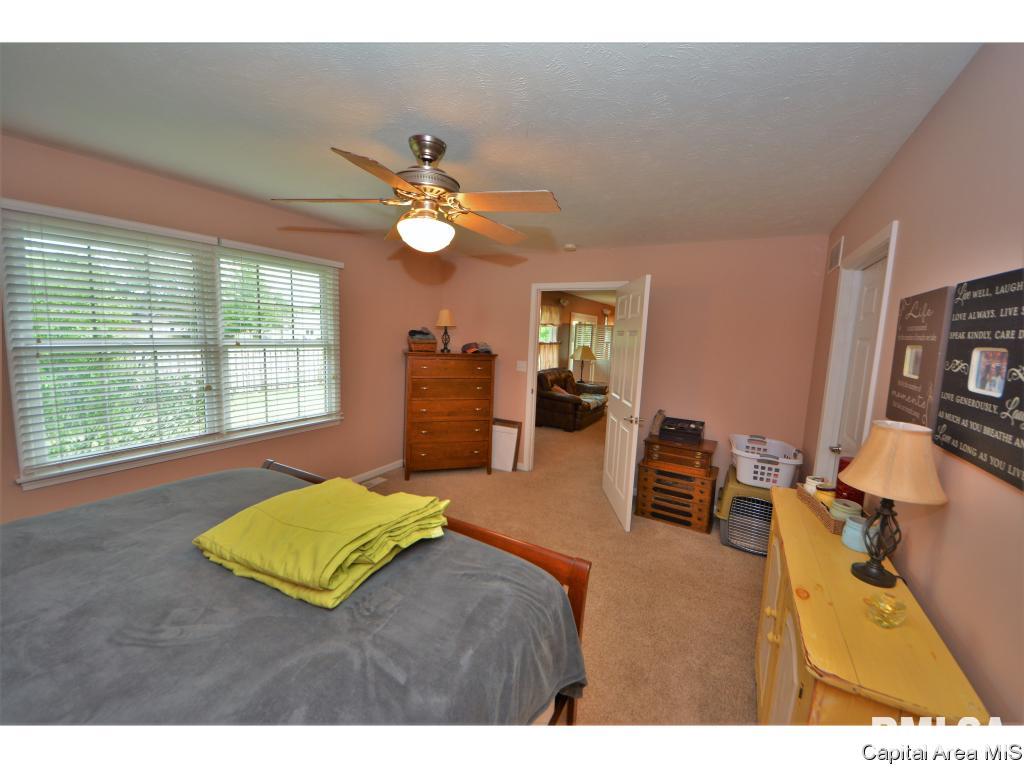 3004 Red Oak Lane Springfield, IL 62712 - Photo 24 of 29 Gallery Image 24