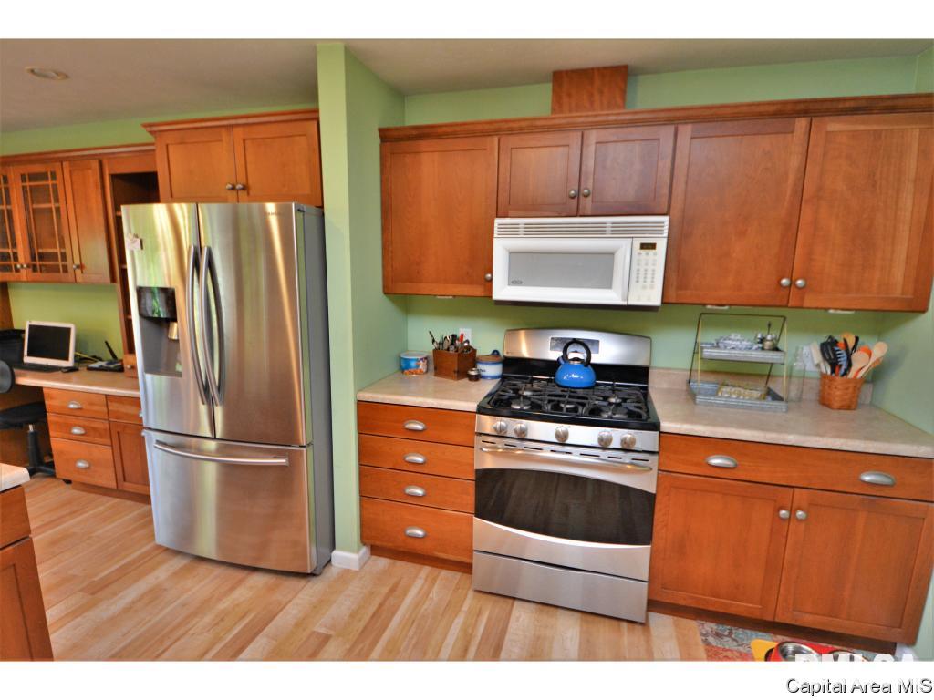 3004 Red Oak Lane Springfield, IL 62712 - Photo 4 of 29 Gallery Image 4