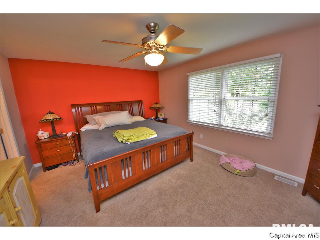 3004 Red Oak Lane Springfield, IL 62712 - Photo 8 of 29 Gallery Image 8